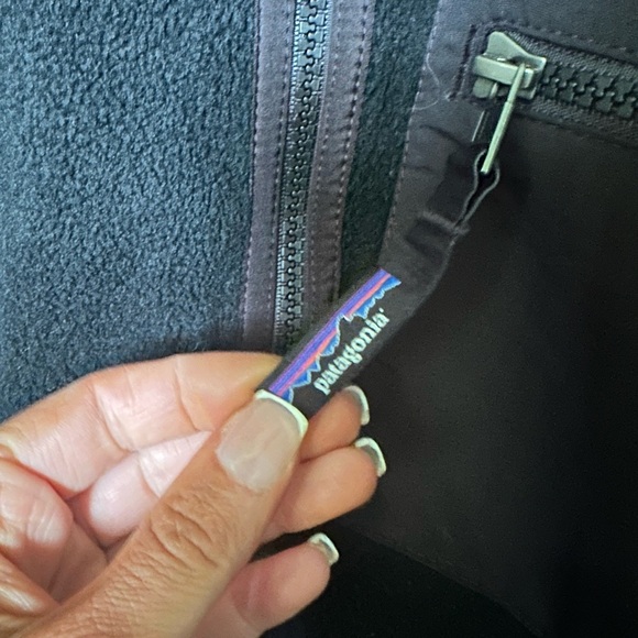 Patagonia Black Synchilla Jacket - Picture 2 of 4